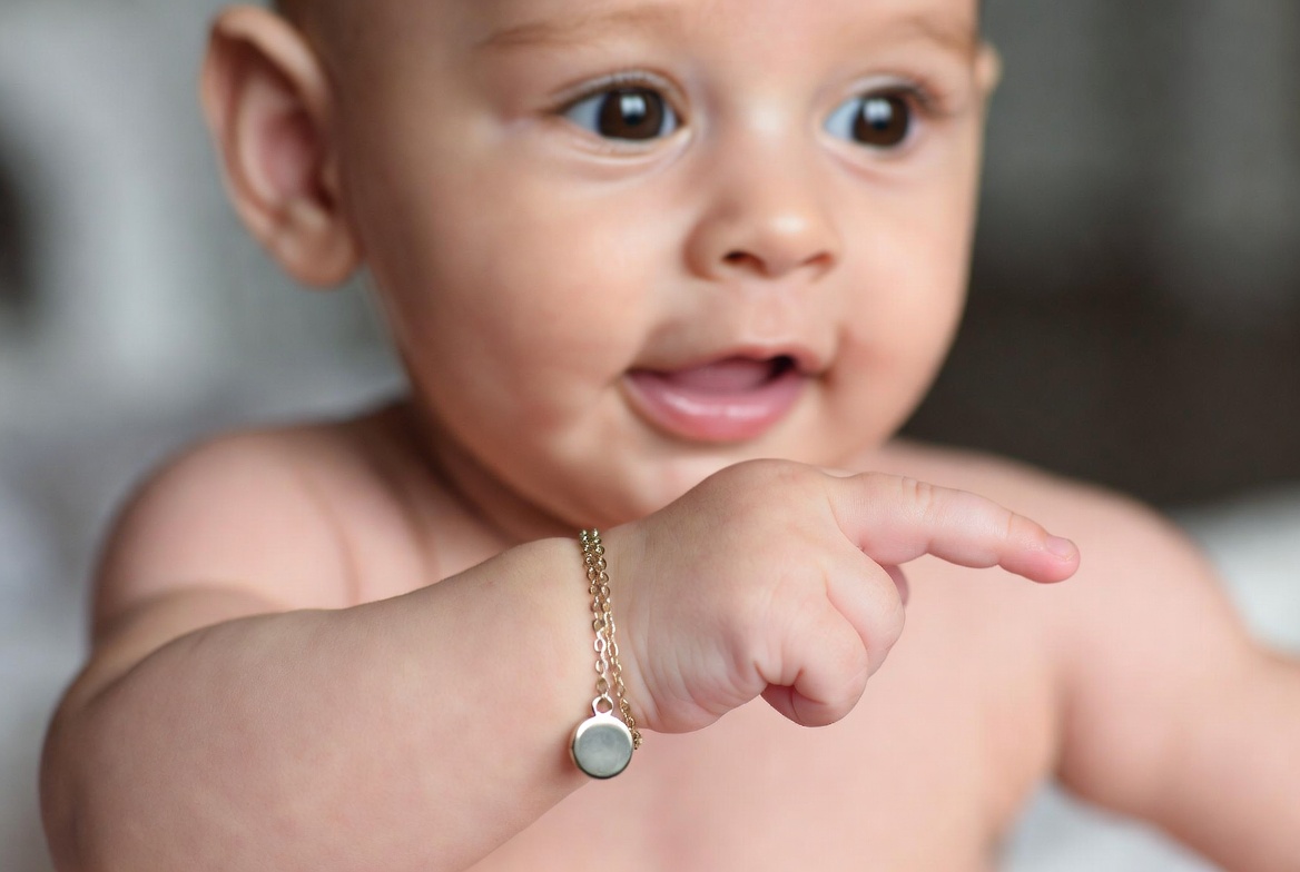 Ces bijoux qu’un enfant peut porter dès le plus jeune âge